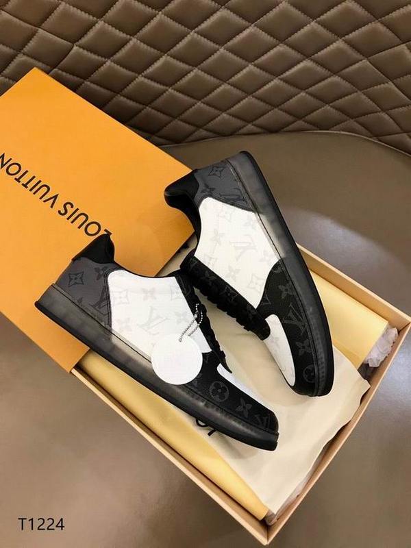 LV Men's Shoes 900